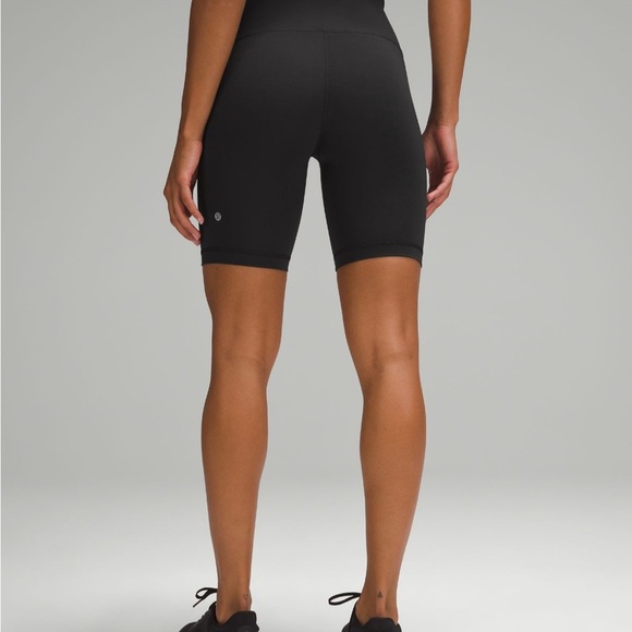 Lululemon Black Wunder Train 8 Inch Shorts - Picture 2 of 11